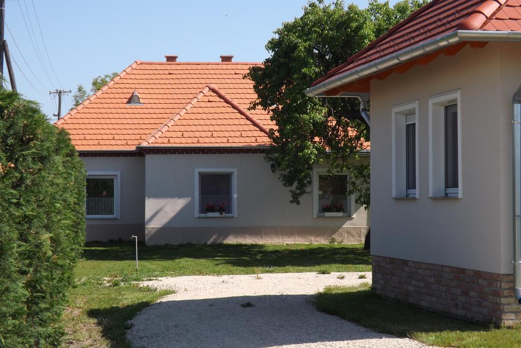 Nagybajcsi Körtefa Vendégház Exterior foto